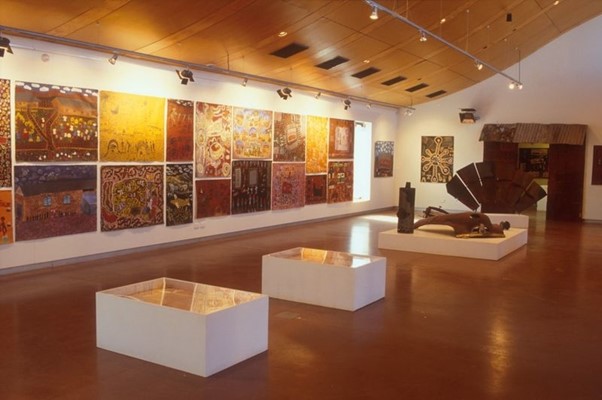 Ngaanyatjarraku - tjulyuru gallery